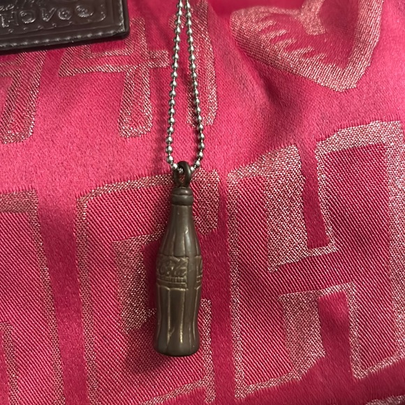 Coca Cola Coke Bottle Necklace - Picture 1 of 7